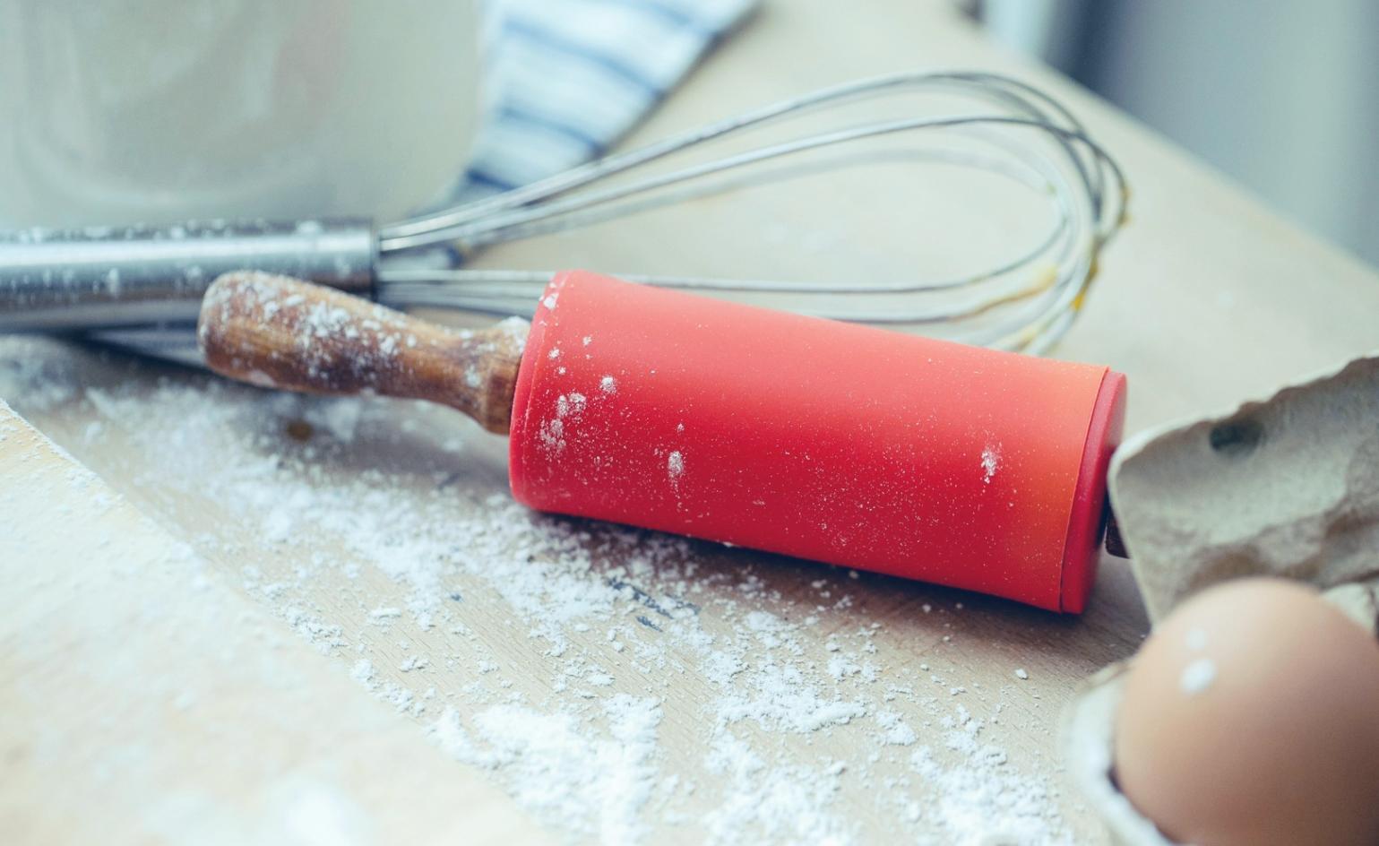 Sous-vide cooking setup with vacuum-sealed ingredients